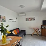Le Mimose House Di - Apartamento Grandate