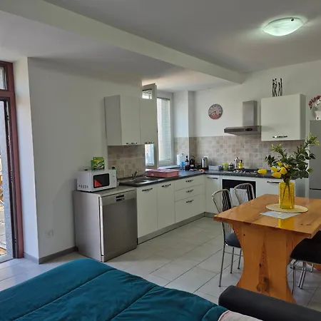 Le Mimose House Di -