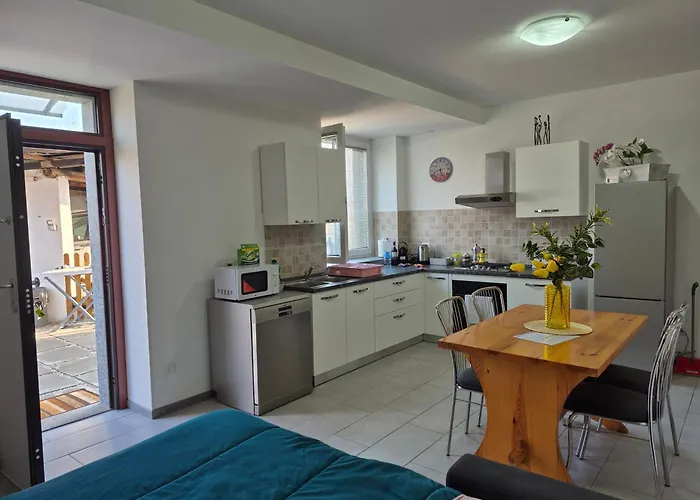 Le Mimose House Di -