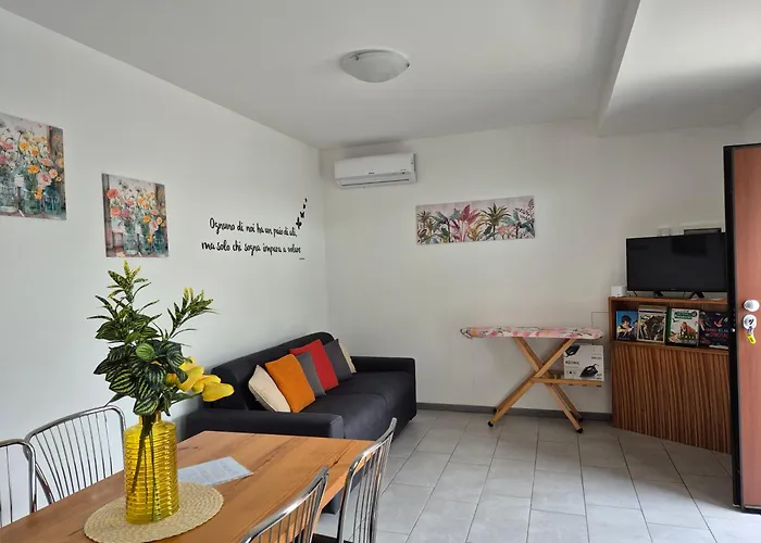 Le Mimose House Di - Appartement Grandate